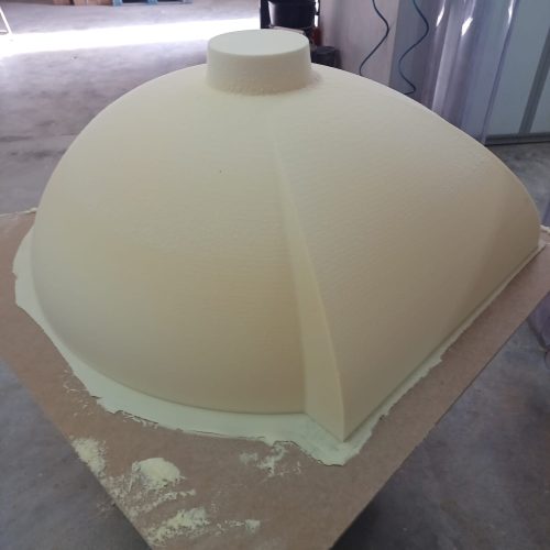 Modelo maquinado em poliuretano para produção de molde de forno a lenha